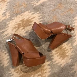 Cute tan Brash Brand heels! Never worn before!